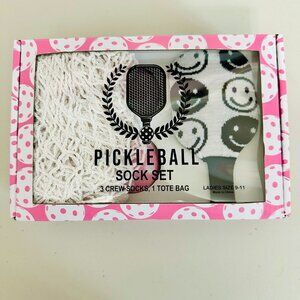 PICKLEBALL 3 PAIRS CREW SOCKS SIZE 9-11 AND 1 TOTE BAG GIFT SET WHITE PINK BLACK